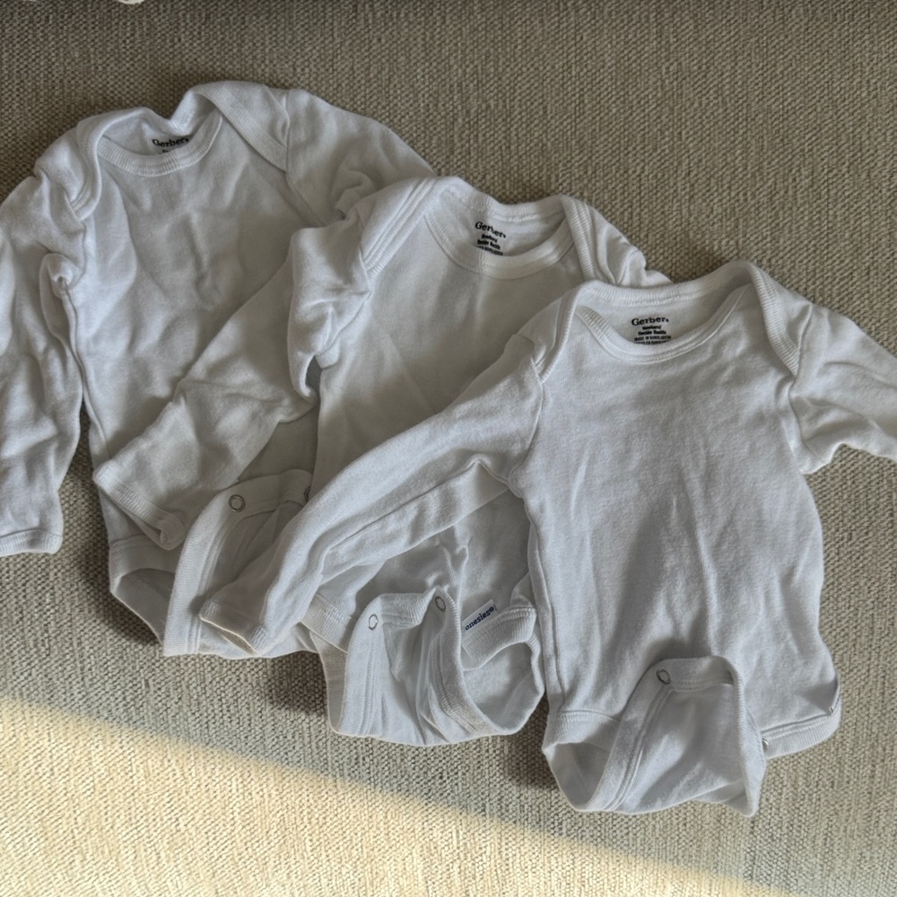 Gerber White Kids One Pieces Bodysuits